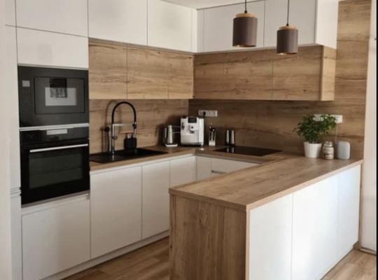 Yarım Adalı Çift Katlı Modern Mutfak Dolabı