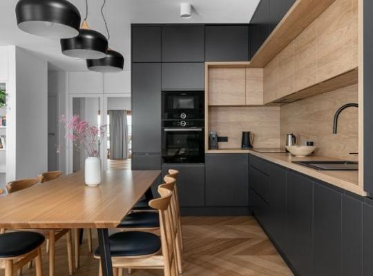 Çift Katlı Siyah & Ahşap Modern Mutfak Dolabı