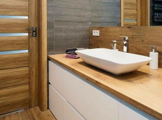 Modern Ahsap Tezgahlı Beyaz Banyo Dolabı