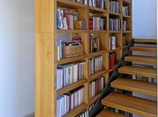 Merdiven Yanı Kitaplık